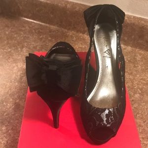 Brand new Velvet Heart heels size 6.5/7